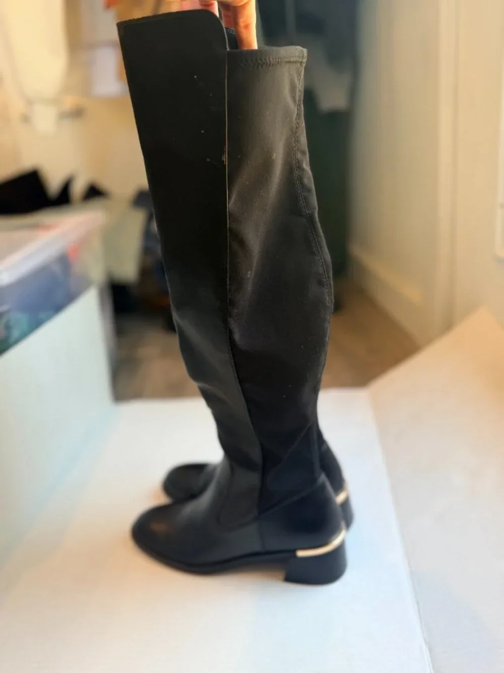 Unisa Collean Black Over The Knee Stretch Tall Boots Flat Low Heel Size 7.5